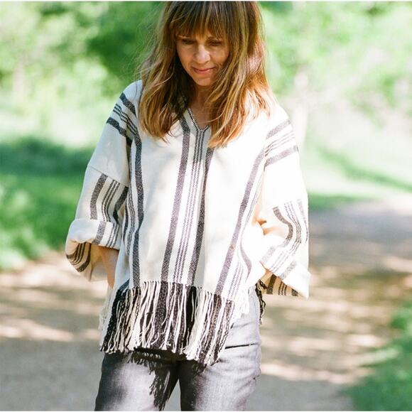 Apiece Apart Amelia Woven Striped Poncho Sweater 100% cotton cream & black sz L - Picture 2 of 9